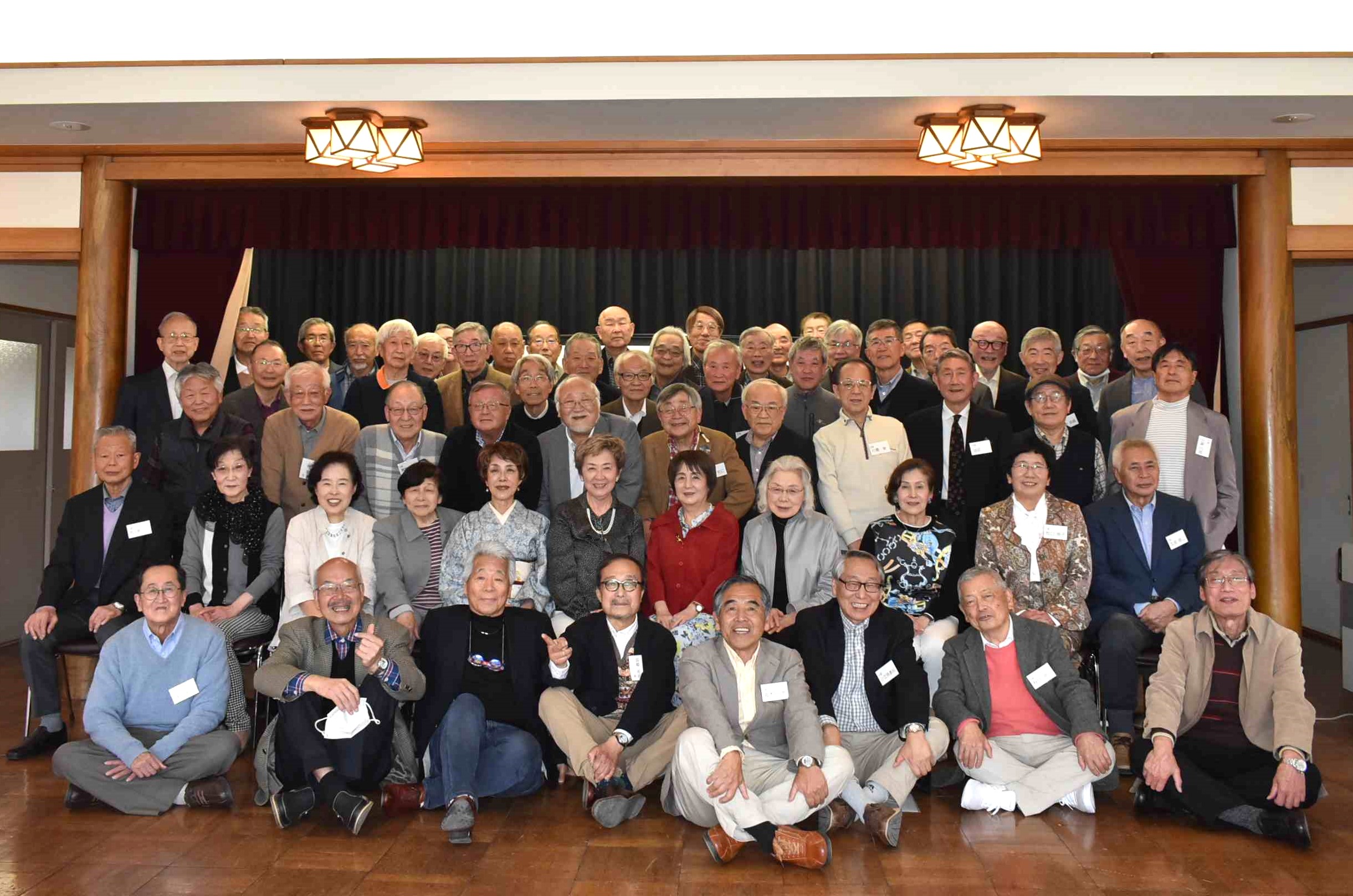 満開の桜の下　65回同期会